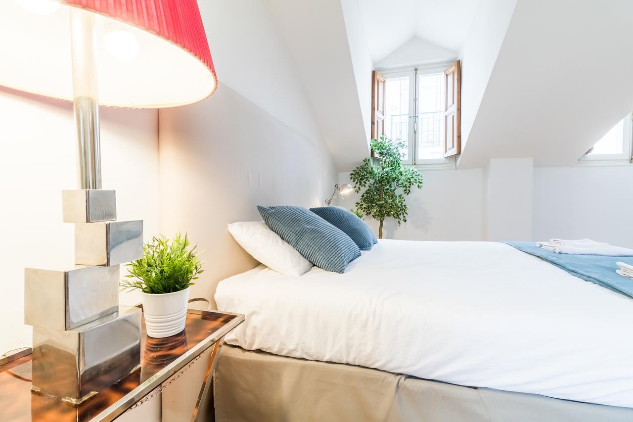Duplex Plaza Mayor City Center Madrid Bagian luar foto